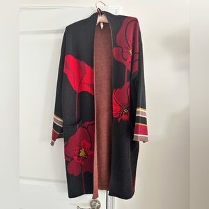 Women’s Lrg MAXSPORT open cardigan w/ red poppies